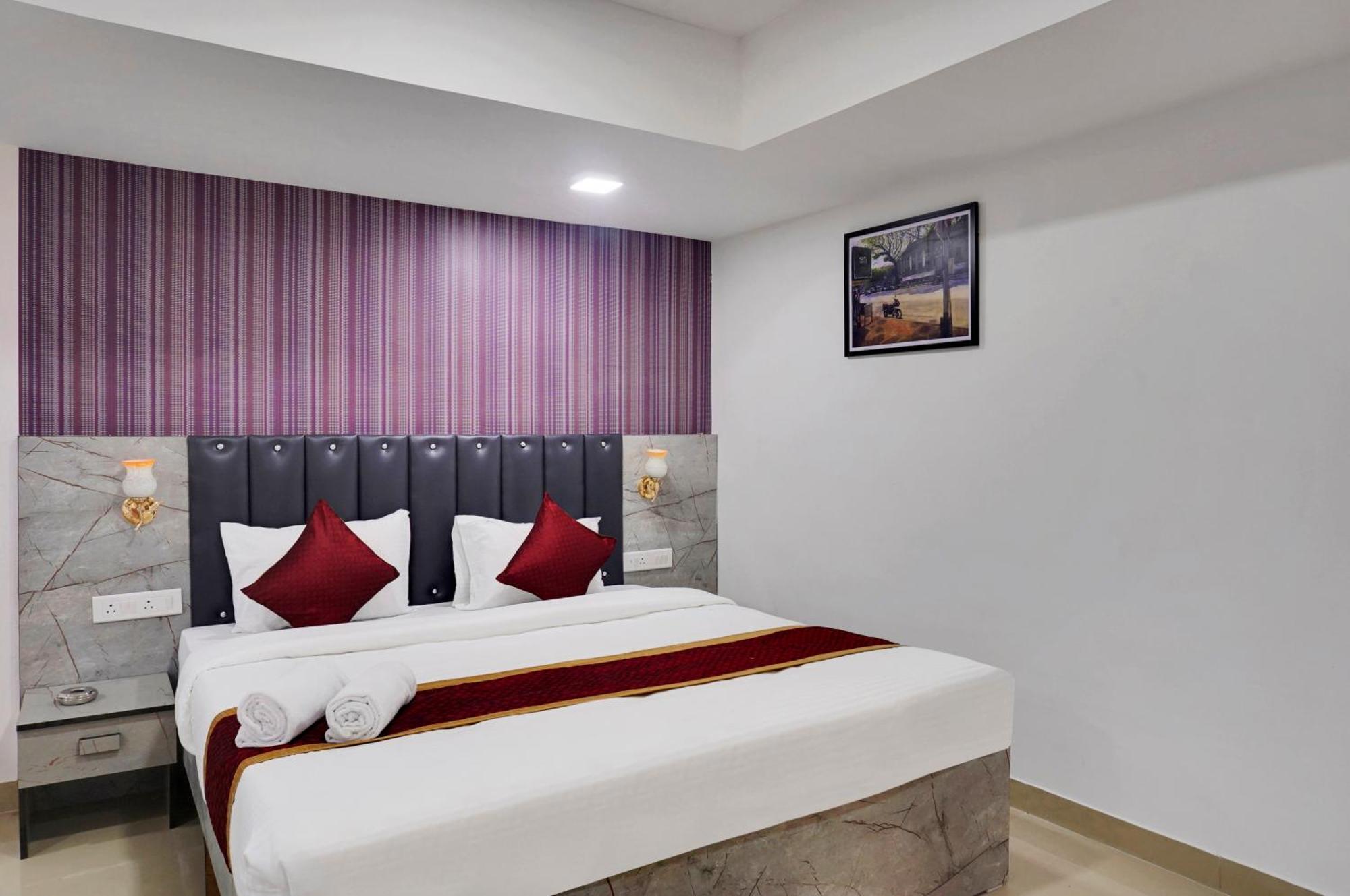 Hotel Orchard Park Púna Kültér fotó