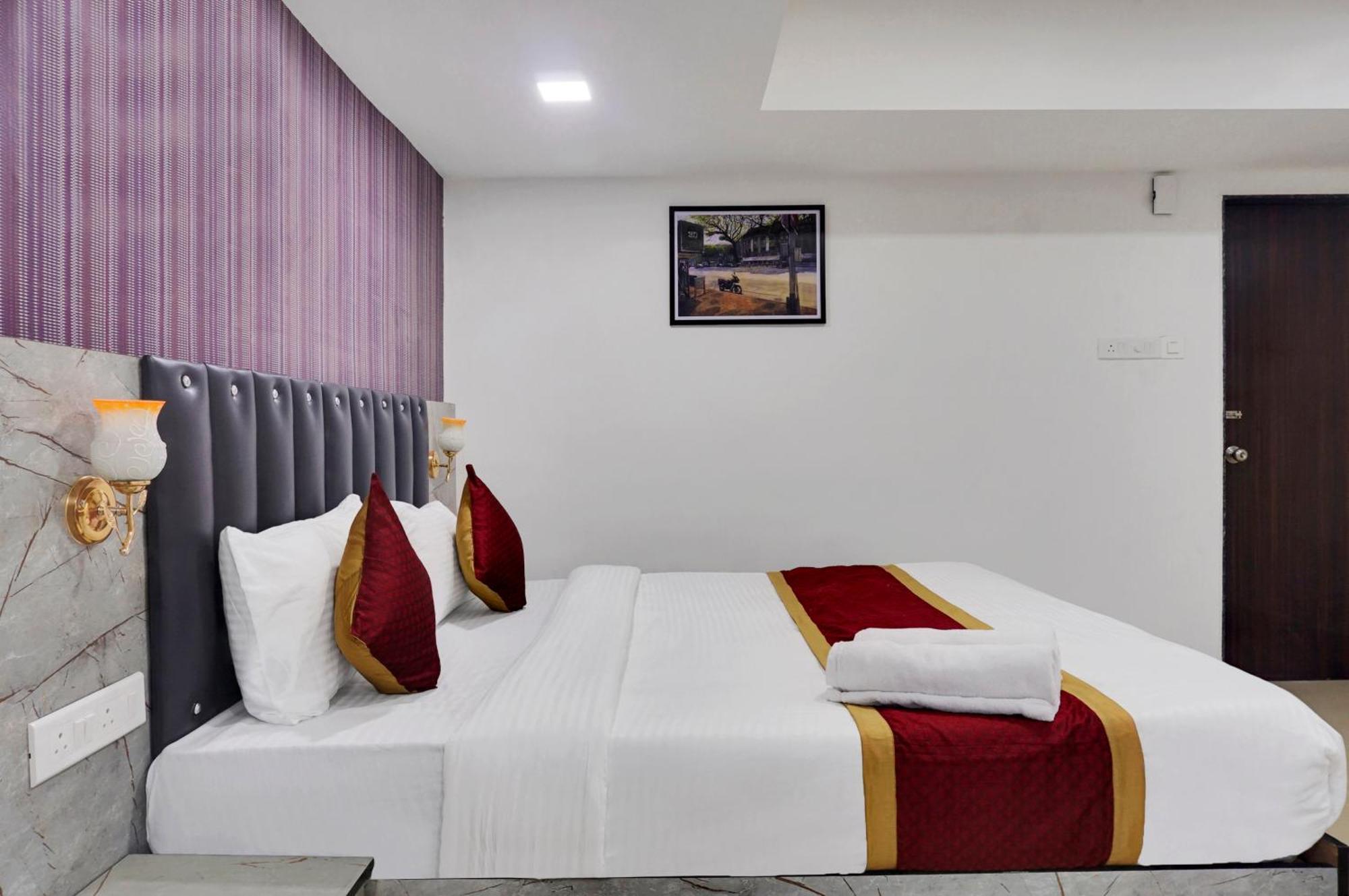 Hotel Orchard Park Púna Kültér fotó