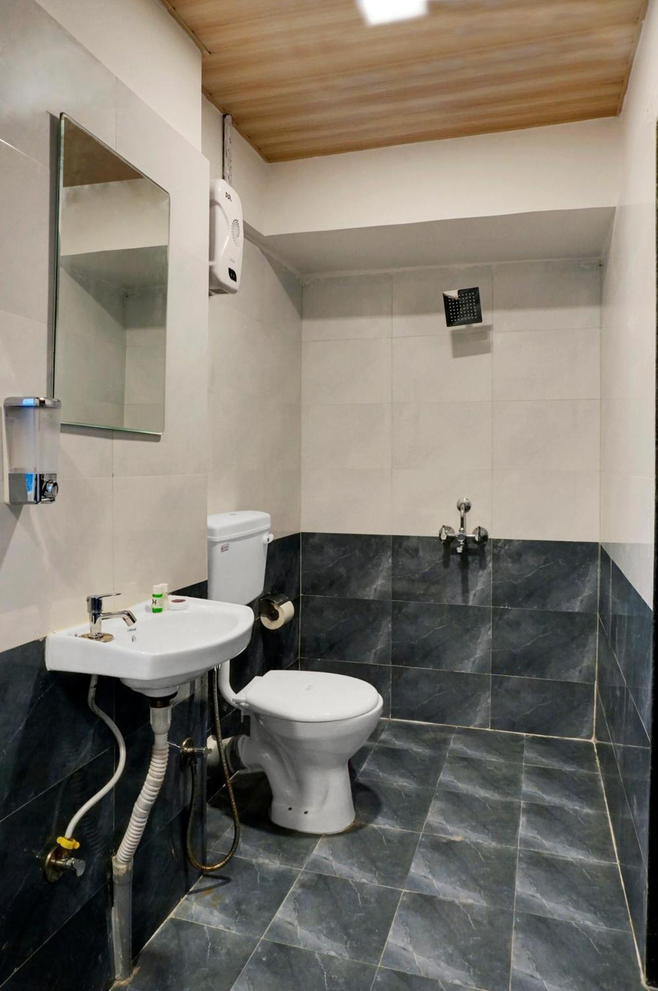 Hotel Orchard Park Púna Kültér fotó
