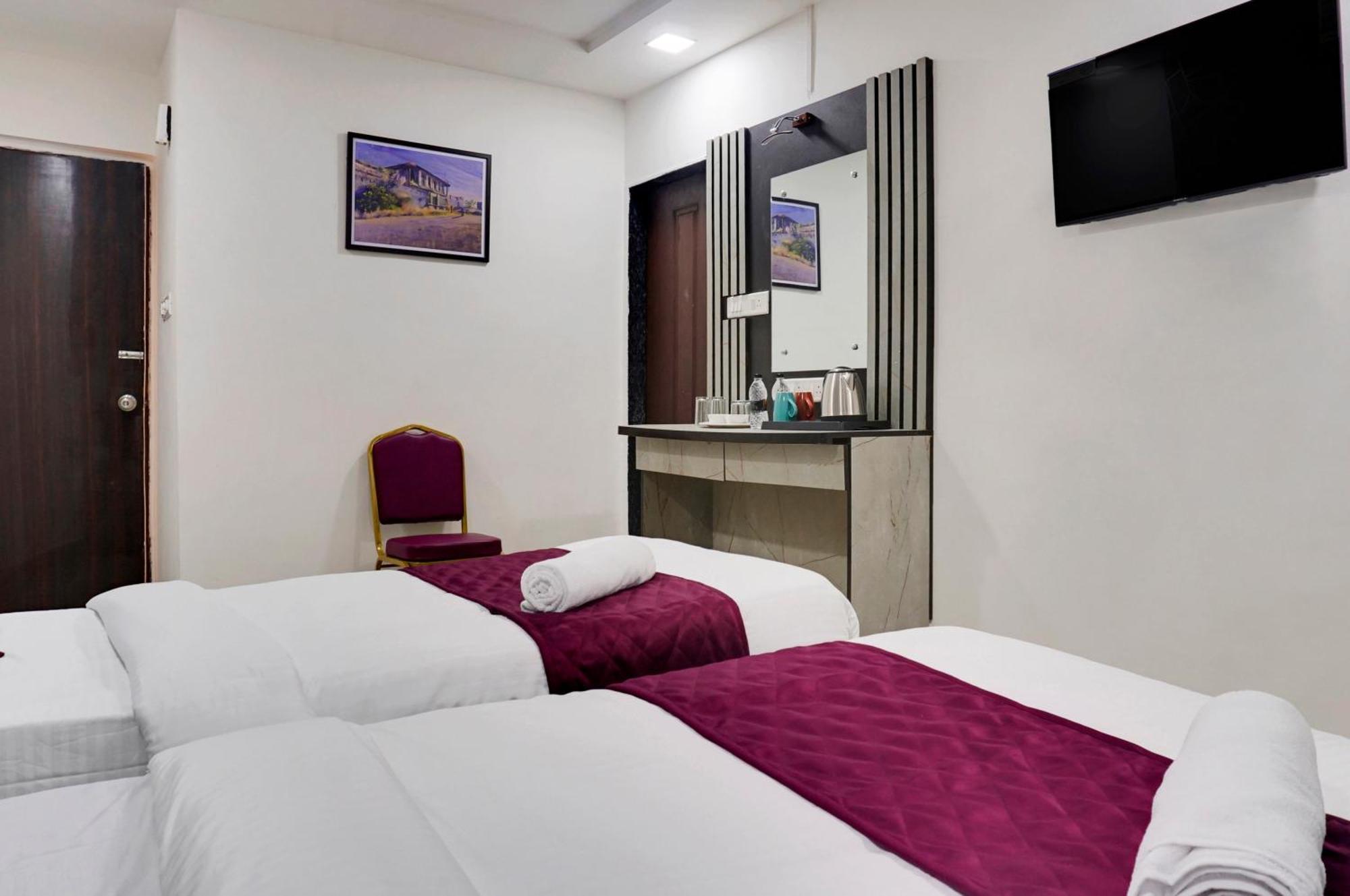 Hotel Orchard Park Púna Kültér fotó